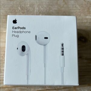 Apple EarPods with 3.5mm Connector - White